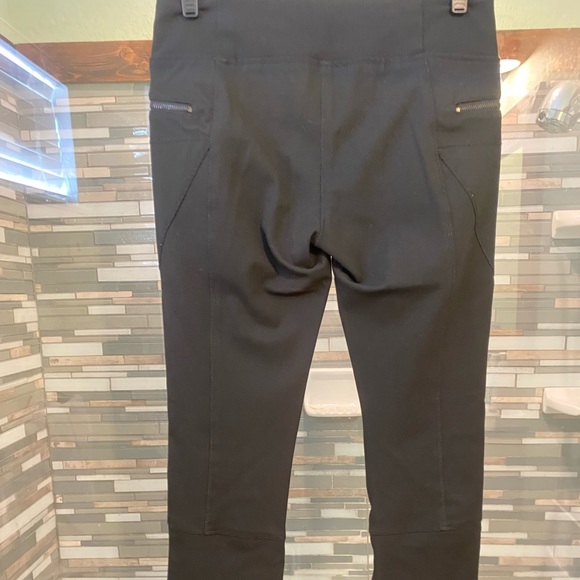 Size: medium- black Zara formal/trouse/midrise - Picture 2 of 3